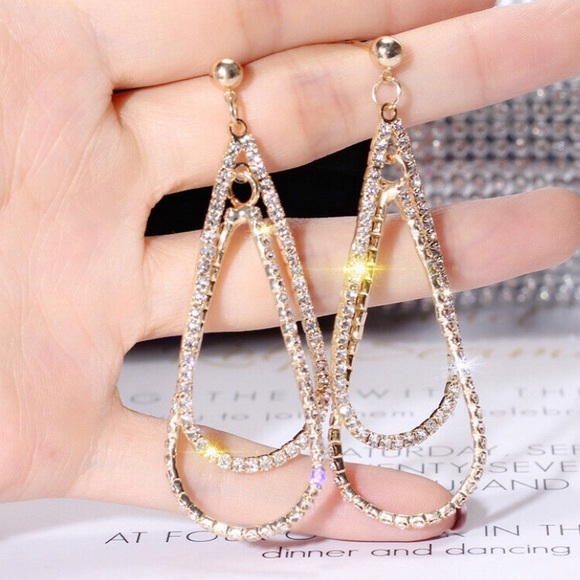 Jewelry - NWT 18k GOLD PLATED Diamond Luxury Earrings